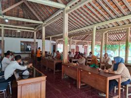 Penyerahan SK TPK Jamban Sehat dan Koordinasi Pelaksanaan Pembangunan Jamban Sehat  Program BKK RBKa